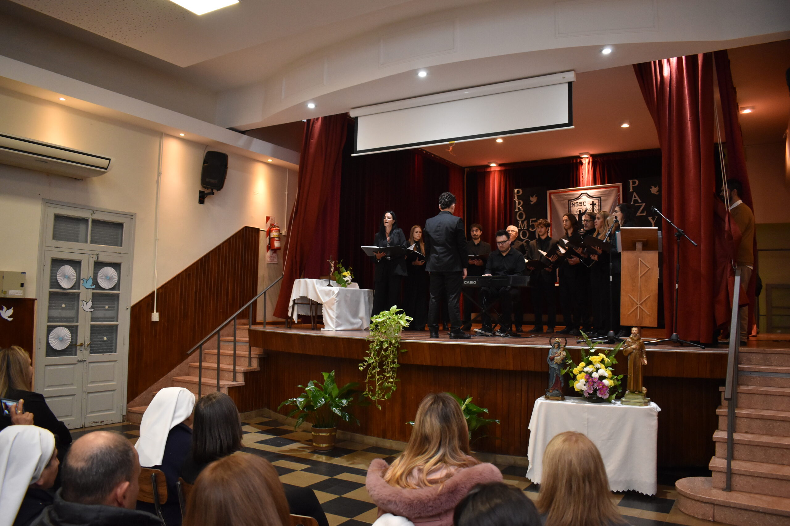 Momento cultural con el coro: «Vuela alto»
